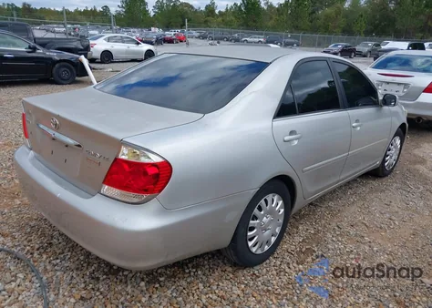 2005 Toyota Camry Le z USA, uszkodzony, nr VIN 4T1BE32K95U013738